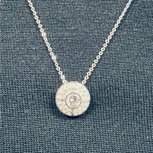 Costume jewelry necklace with rhinestone pendant